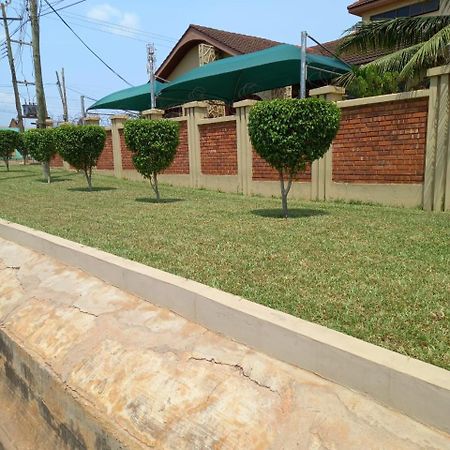 Benconi Lodge Accra Eksteriør billede