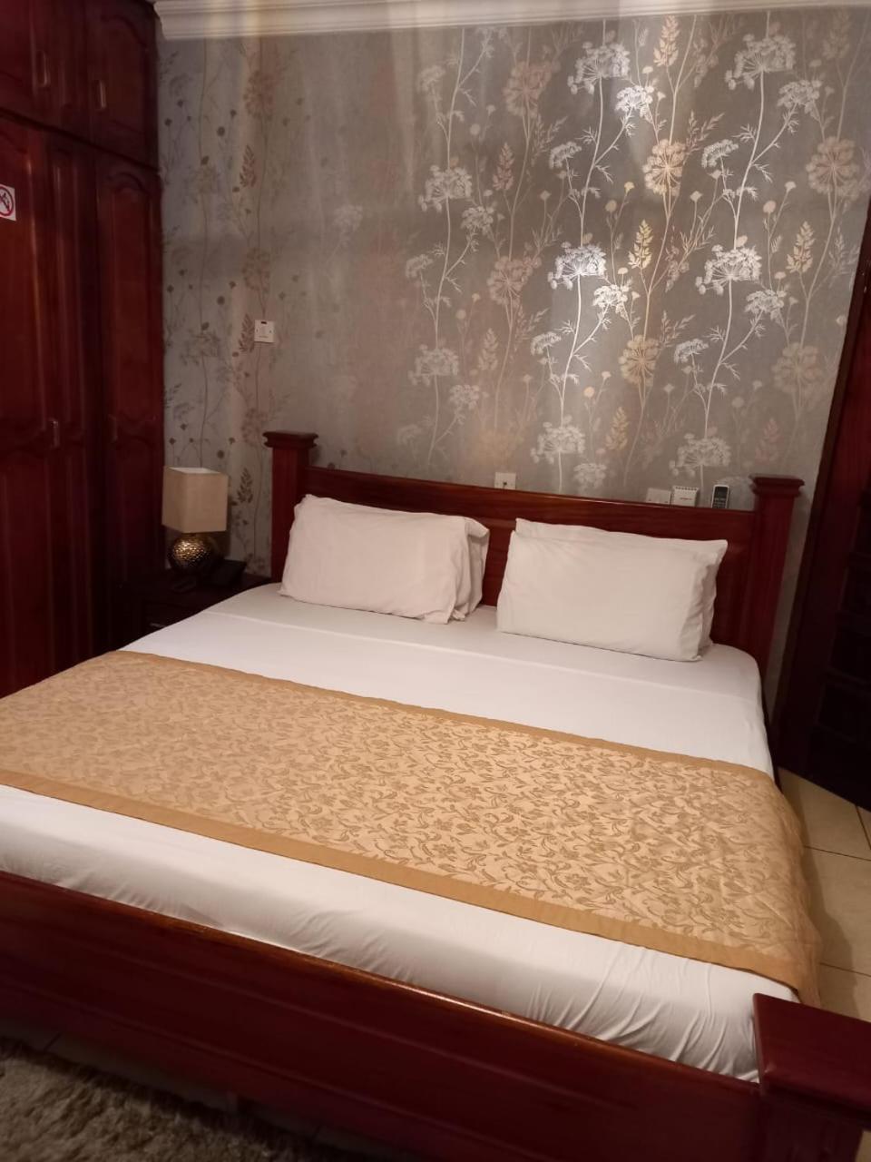 Benconi Lodge Accra Eksteriør billede