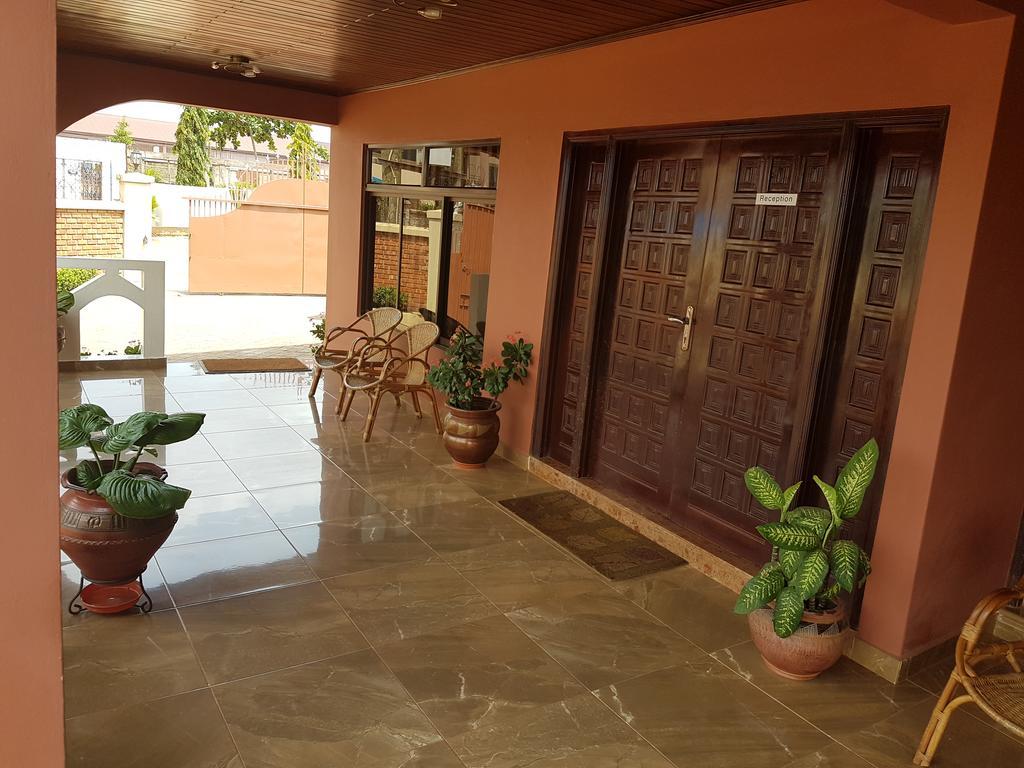 Benconi Lodge Accra Eksteriør billede