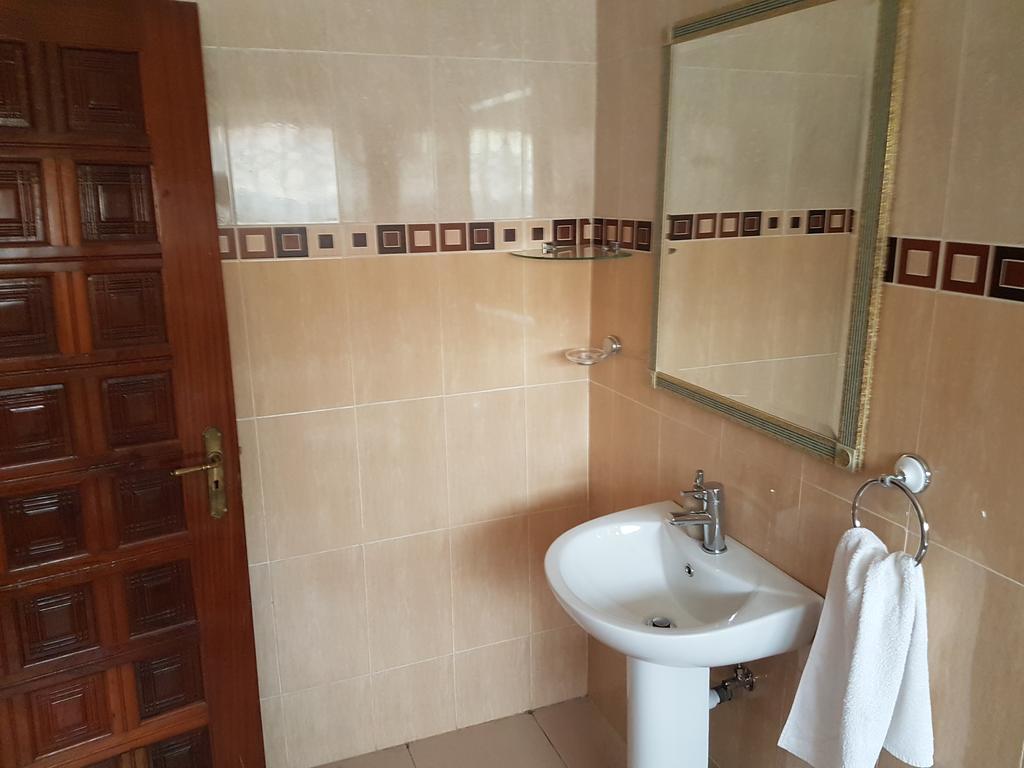 Benconi Lodge Accra Eksteriør billede