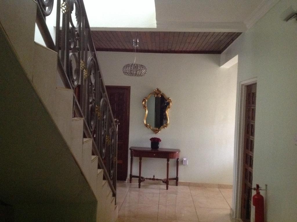 Benconi Lodge Accra Eksteriør billede