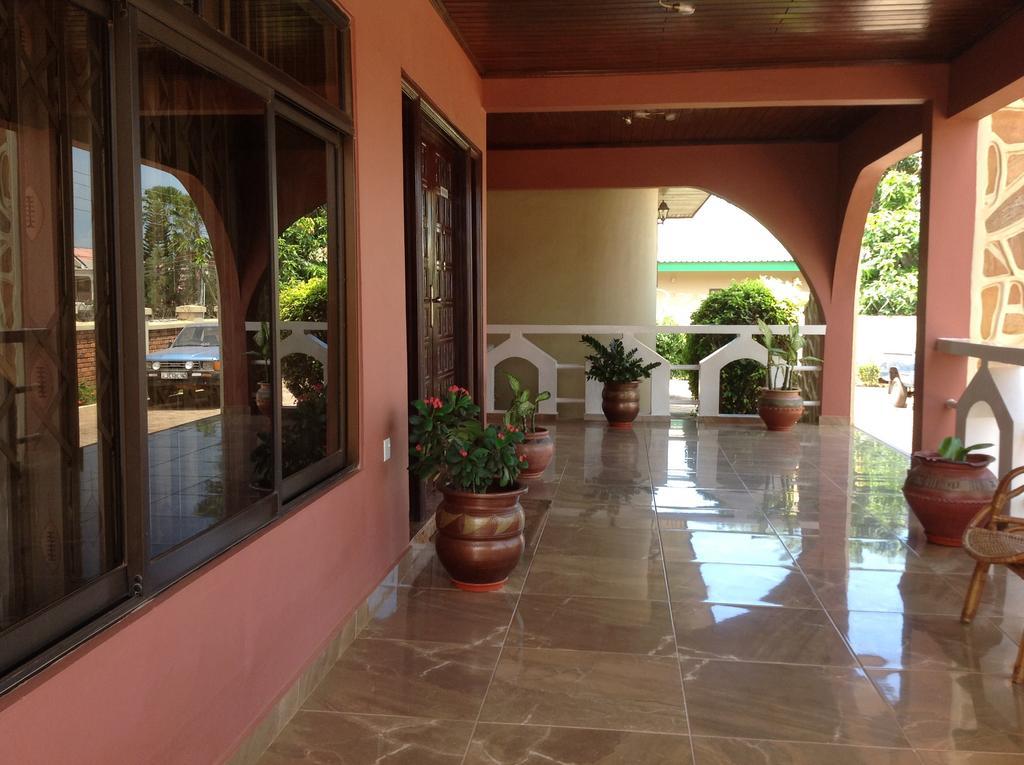 Benconi Lodge Accra Eksteriør billede