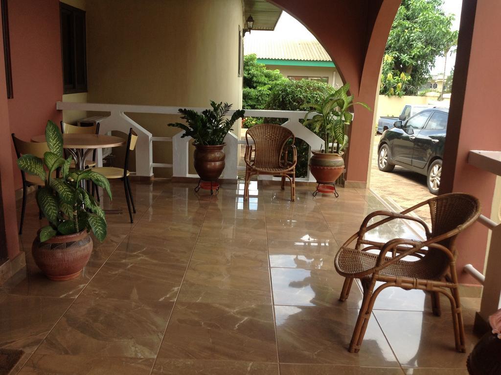 Benconi Lodge Accra Eksteriør billede