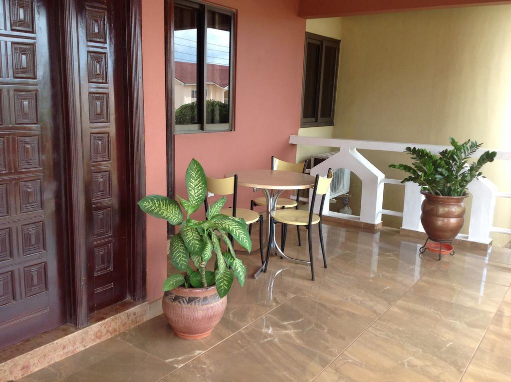 Benconi Lodge Accra Eksteriør billede